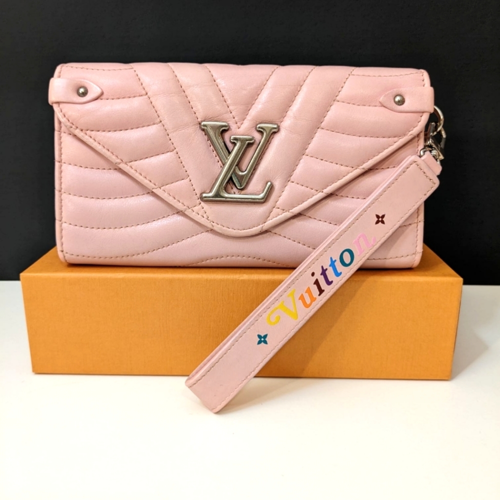 👑Authentic👑  Louis Vuitton New Wave pink wristlet strap